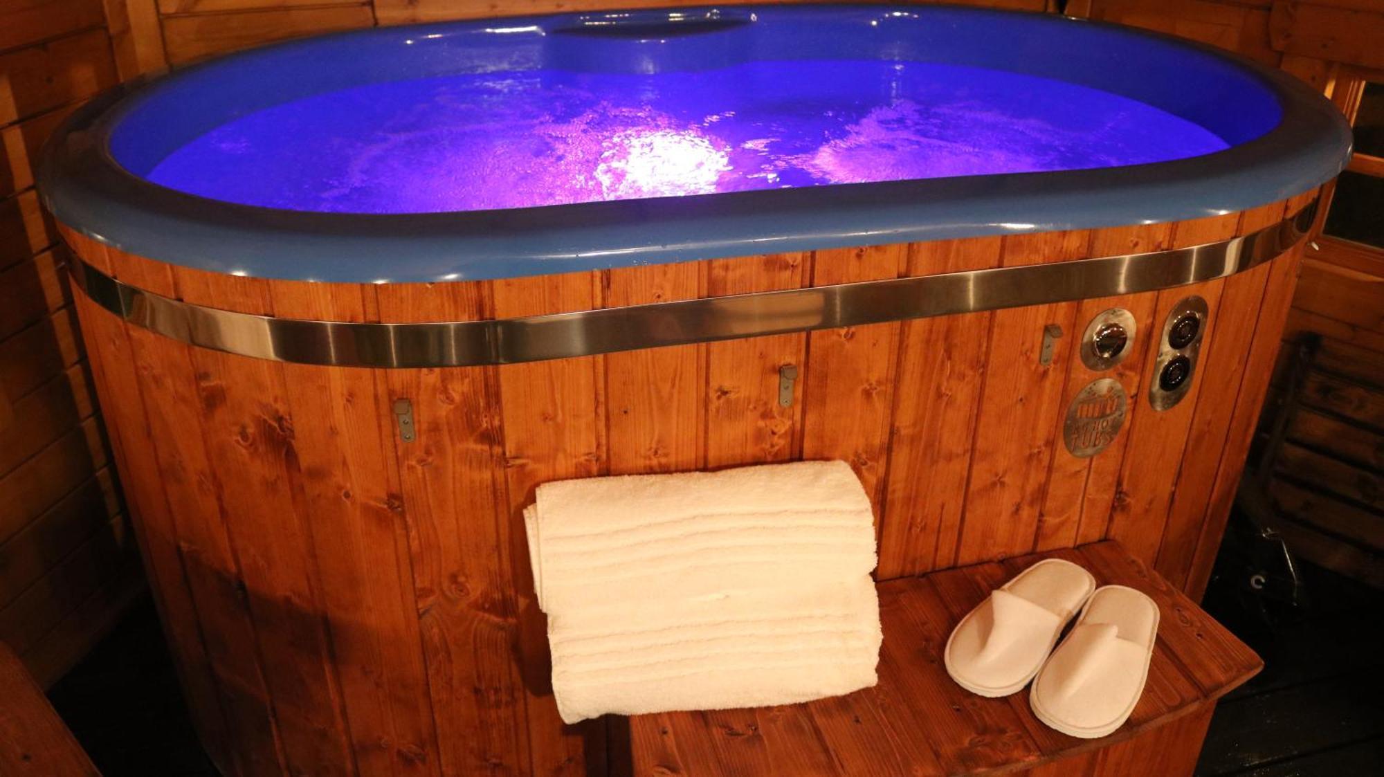 Elsay May Luxury Hot Tub Lodges Exclusively For Couples Over 25Yrs And Dog Friendly Turnberry Exterior foto