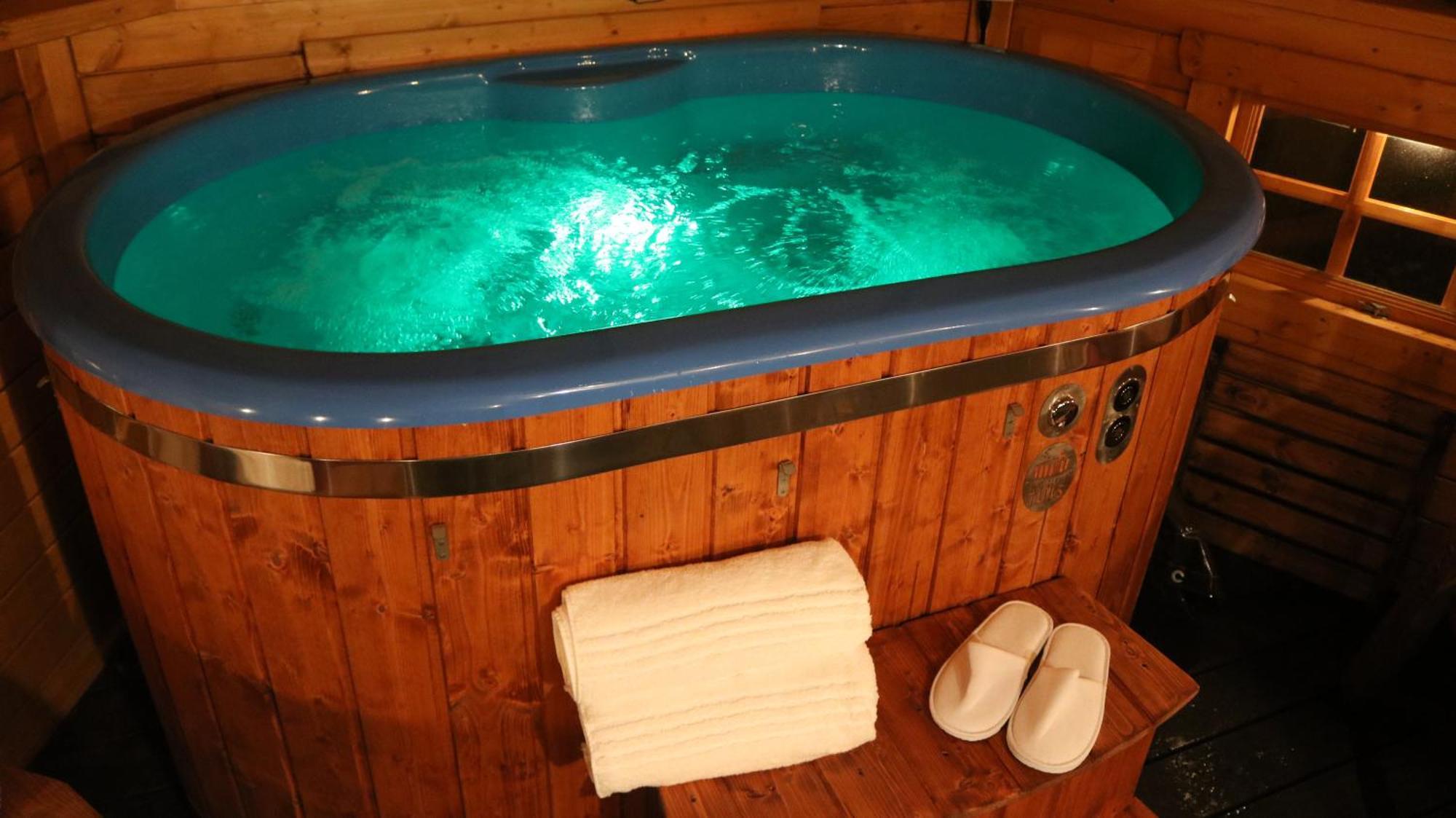 Elsay May Luxury Hot Tub Lodges Exclusively For Couples Over 25Yrs And Dog Friendly Turnberry Exterior foto