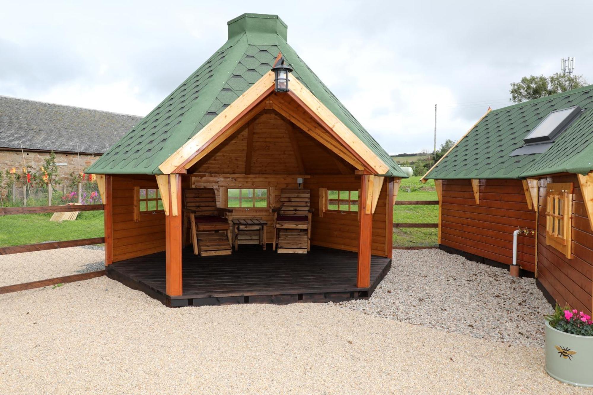 Elsay May Luxury Hot Tub Lodges Exclusively For Couples Over 25Yrs And Dog Friendly Turnberry Exterior foto