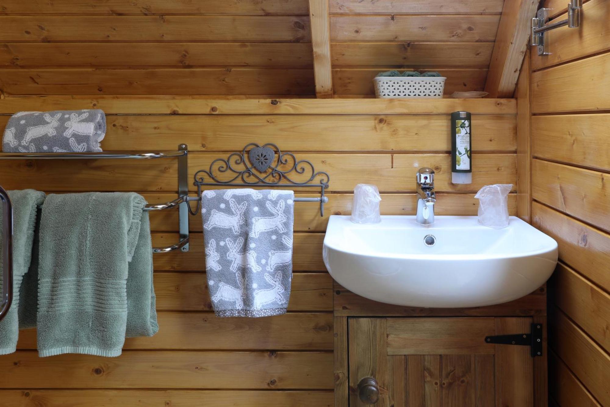 Elsay May Luxury Hot Tub Lodges Exclusively For Couples Over 25Yrs And Dog Friendly Turnberry Exterior foto